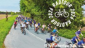 Teilnehmerinnen und Teilnehmer bei der Radtour 2025 unterwegs