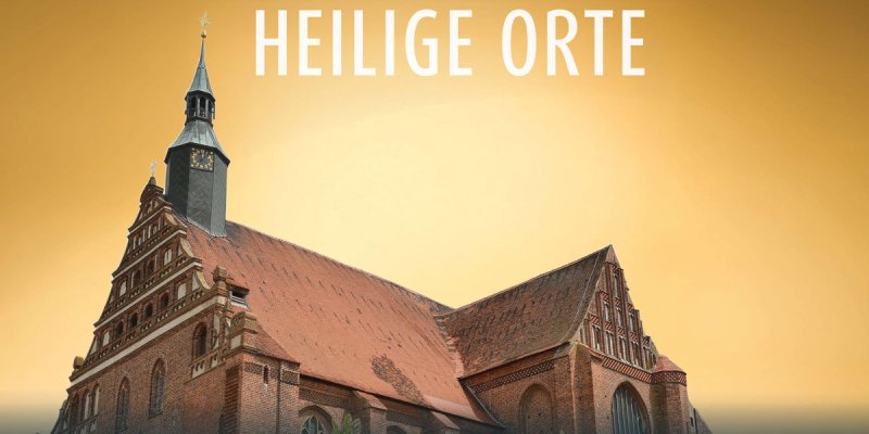 Dach der Kirche St. Nikolai in Bad Wilsnack mit dem Schfriftzug "Heilige Orte"